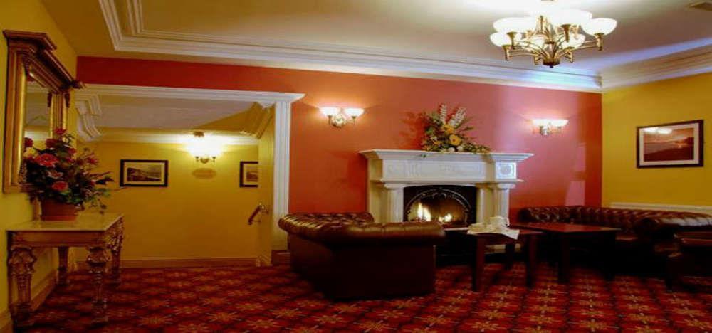 باليليفين The Strand Hotel المظهر الخارجي الصورة
