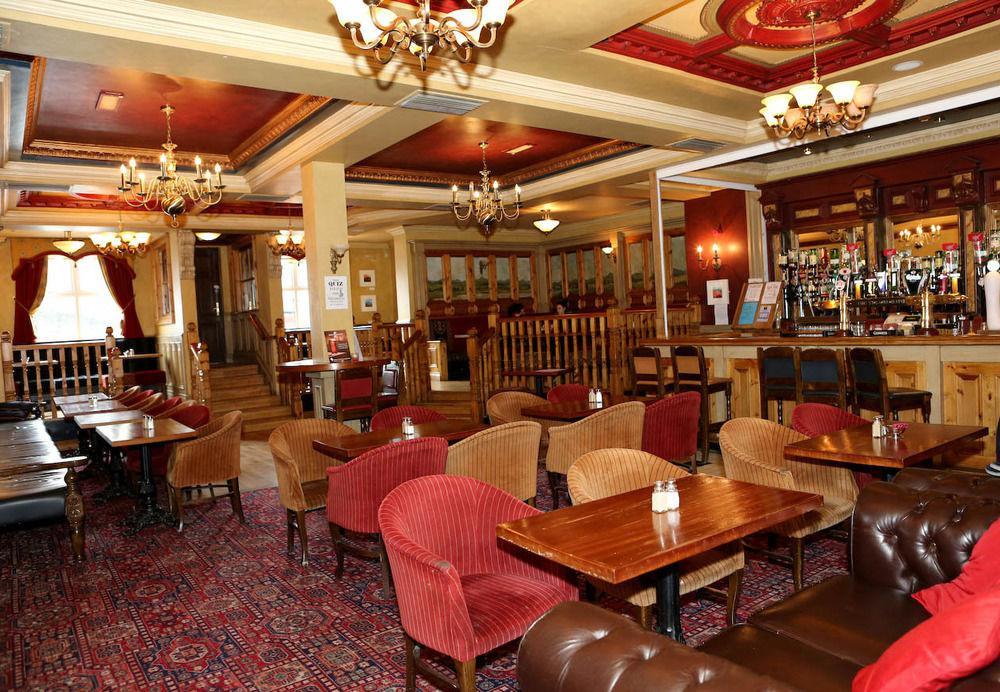 باليليفين The Strand Hotel المظهر الخارجي الصورة
